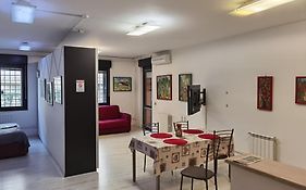 Ballarin Studio Apartment For Business Travels And Holidays